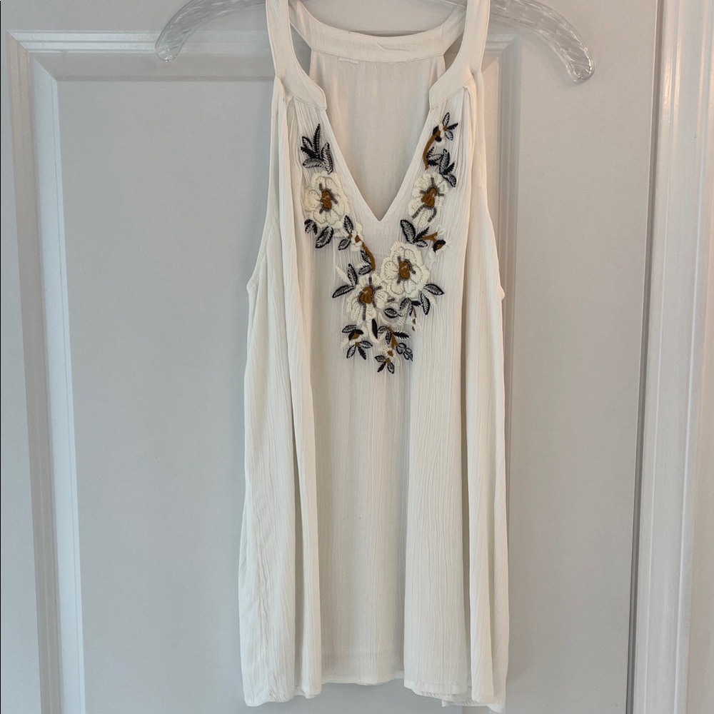 Blouse with flower detail